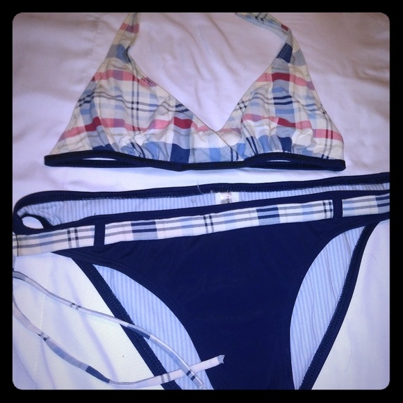 Bikini - Picture 1 of 1